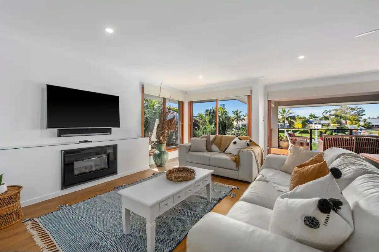 Broadbeach Bungalow - Heated Pool - Sleeps 7 Χρυσή Ακτή Εξωτερικό φωτογραφία